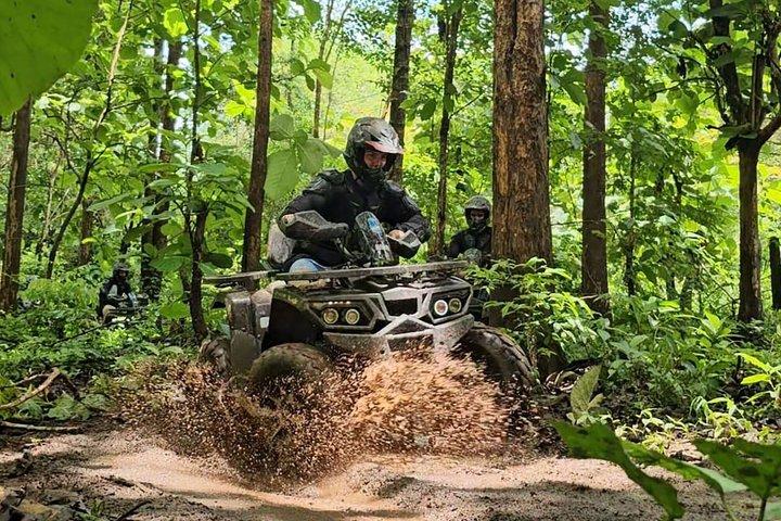 朝のアドベンチャーATVとホワイトウォーターラフティング(ランチ付き)