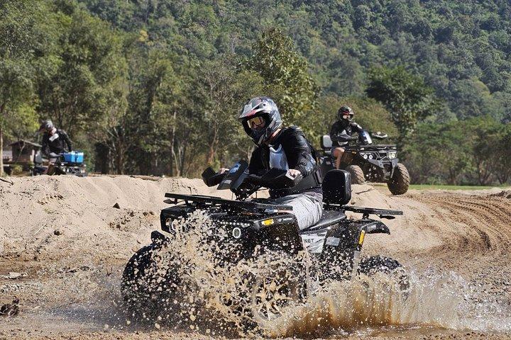 朝のアドベンチャーATVとホワイトウォーターラフティング(ランチ付き)