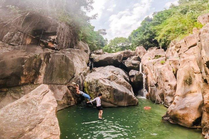 Private Tour Ba Ho Wasserfall Trekking Klettern und Schwimmen