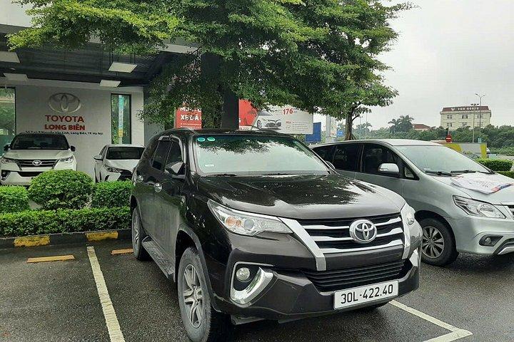 ハノイからニンビンへの送迎：乗り合いリムジンまたは自家用車