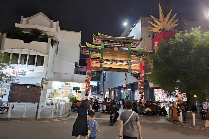 Tour nocturno de Yogyakarta : Experiencia gastronómica y cultural