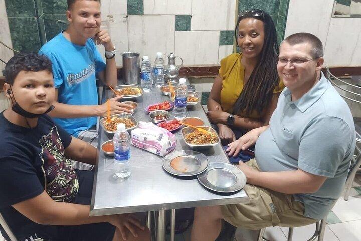 Cairo City Tour Mercato Khan el-Khalili, pranzo e Nilo Felucca Boat