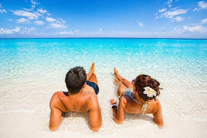 シャルム・エル・シェイクでボートでホワイト島へシュノーケリング日帰り旅行