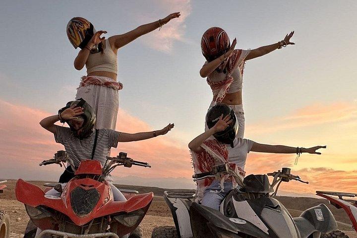 Marrakech : Quad, zonsondergang, dinershow & optionele kameelrit