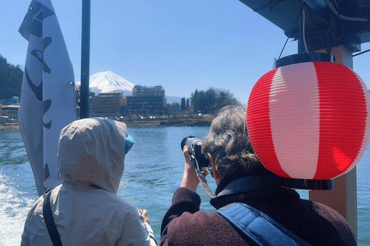 ガイドと豪華車両による大阪プライベートハイライトツアー
