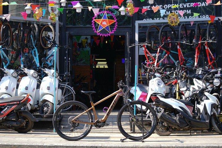 Noleggio Premium E-Bike a Siem Reap : E-MTB Giant