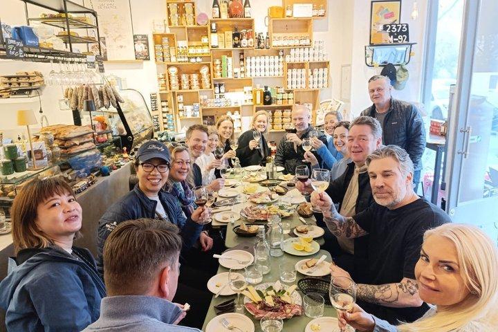 ル・マレのパリプライベートフードツアー：ワイン＆地元フランス語料理