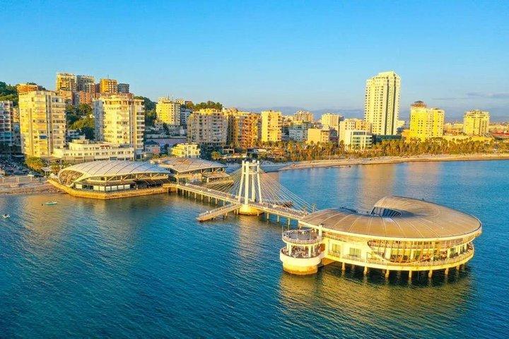 De Tirana : cidade de Durres e praia de Golem