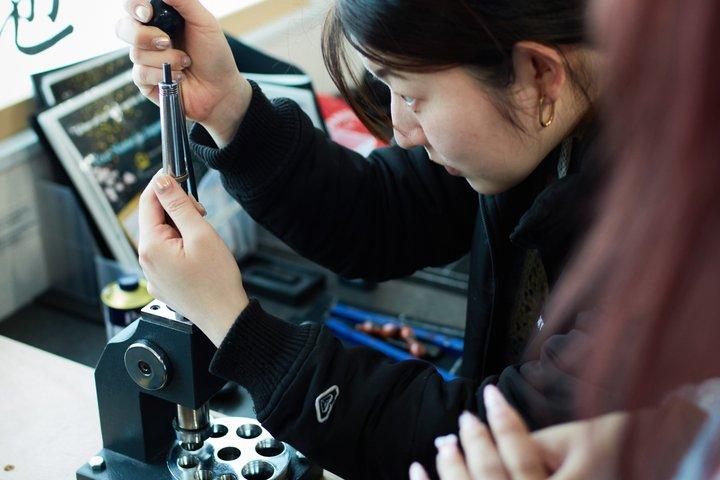 東京・浅草 日本語のヴィンテージコインで指輪作りワークショップ