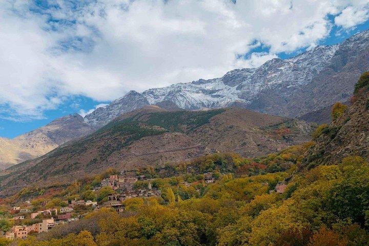 マラケシュ発アトラス山脈とイムリル日帰り旅行