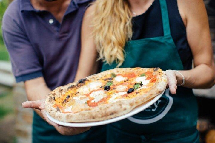 Florence Pizza or Pasta Class & Gelato Making em uma fazenda da Toscana