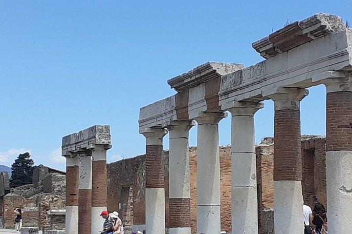 Pompeii & Vesuvius Experience with Easy Lunch from Sorrento
