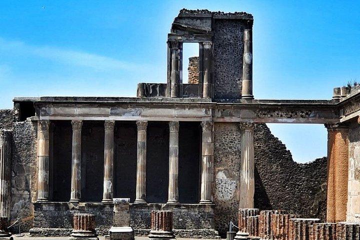 Pompeii & Vesuvius Experience with Easy Lunch from Sorrento