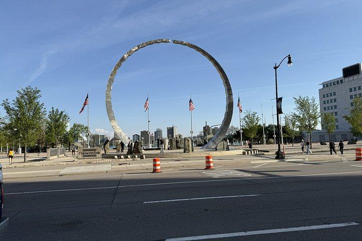 Downtown Detroit Walking Tour: History & Iconic Landmarks