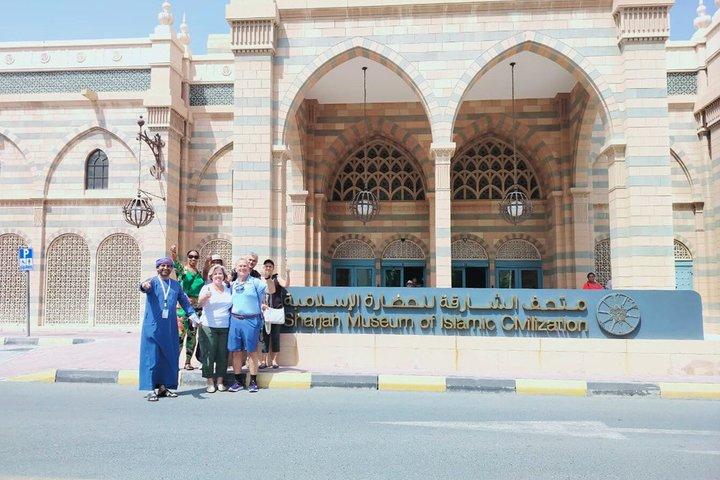 Sharjah from Dubai : Explorar Sitios Culturales & Patrimonio en Medio Día