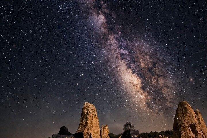 プライベートピナクルズ・サンセット＆星空観察ツアー（ロブスターディナー付き）