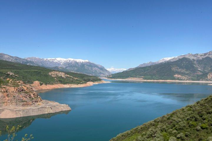 アミルソイ、チムガン山脈、チャルヴァク湖でのタシュケントツアー