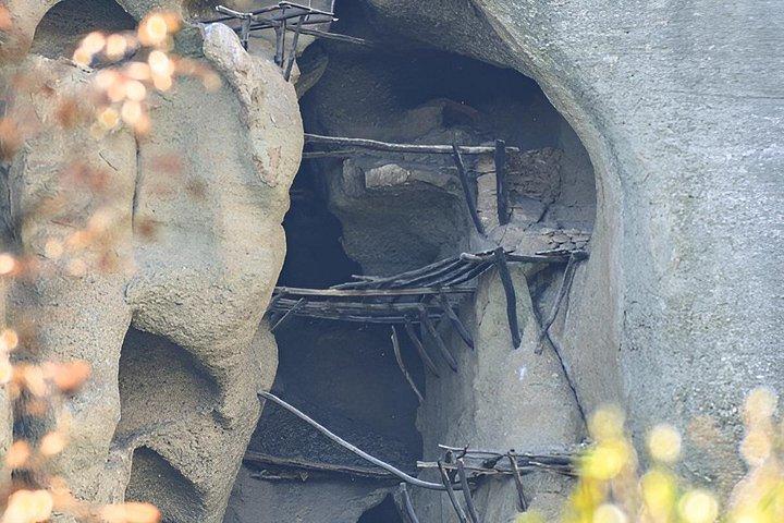 アテネからメテオラへの2日間旅行、現地ガイド付き、最大9名様