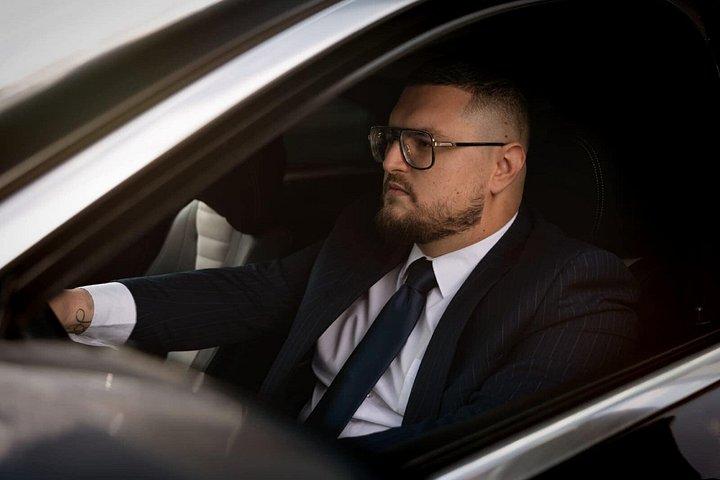 プロの運転手によるプライベートブカレスト空港送迎