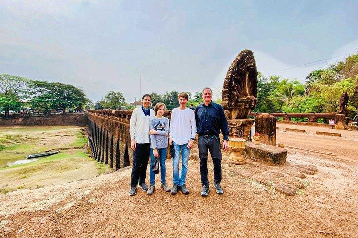 Private Transfer Siem Reap - Phnom Penh with Stop Sightseeing