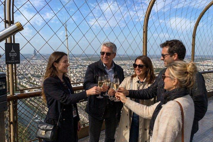 Eiffelturm Private Tour zum Gipfel mit Champagner