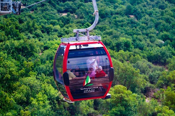 Tour de día completo al castillo de Ajloun con teleférico y cata de vinos