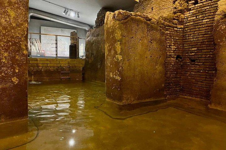 古代ローマの地下墓地と地下墓地を巡るプライベート4時間ツアー