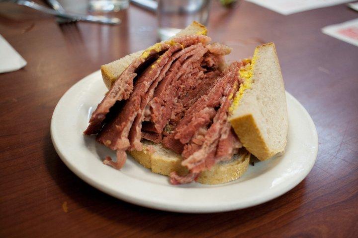 Montreal Mile End Food Tour: bagel, carne affumicata e poutine