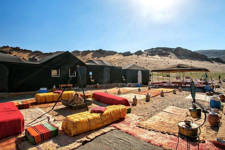 マラケシュから：ザゴラ2 ラクダと砂漠の日帰りサファリ、そしてキャンプ