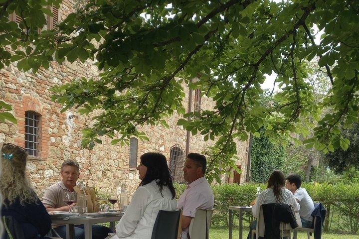 Esperienza Privata con Pranzo in Ambiente Locale