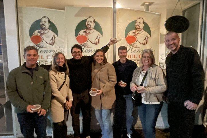 Lokale Nachbarschaft Washington DC Food Tour mit DrinkEatWalk Tours