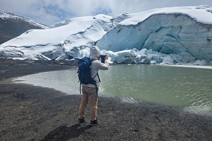 ケルカヤ・スユパリナ氷河終日探検隊