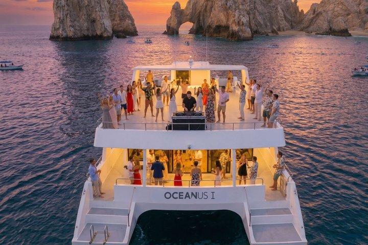 Oceanus Solnedgång Partykryssning i Cabo San Lucas