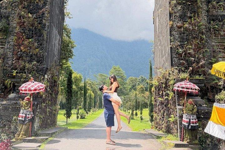 ブドゥグル・ウルン・ダヌ・ベラタン寺院、ジャティルウィ、タナロット寺院