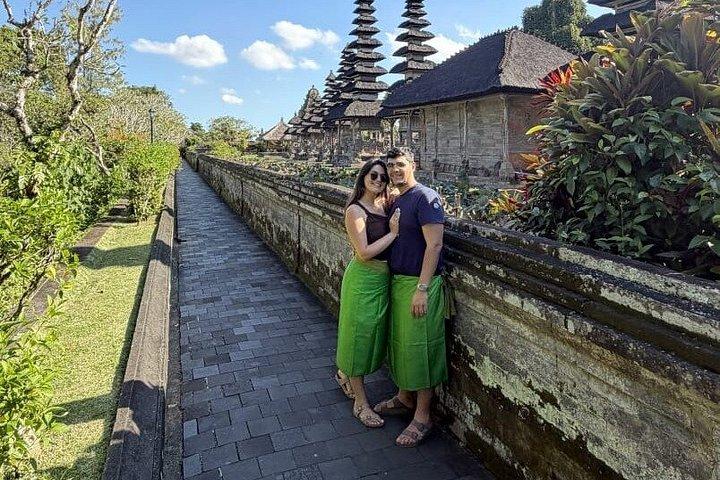 ブドゥグル・ウルン・ダヌ・ベラタン寺院、ジャティルウィ、タナロット寺院