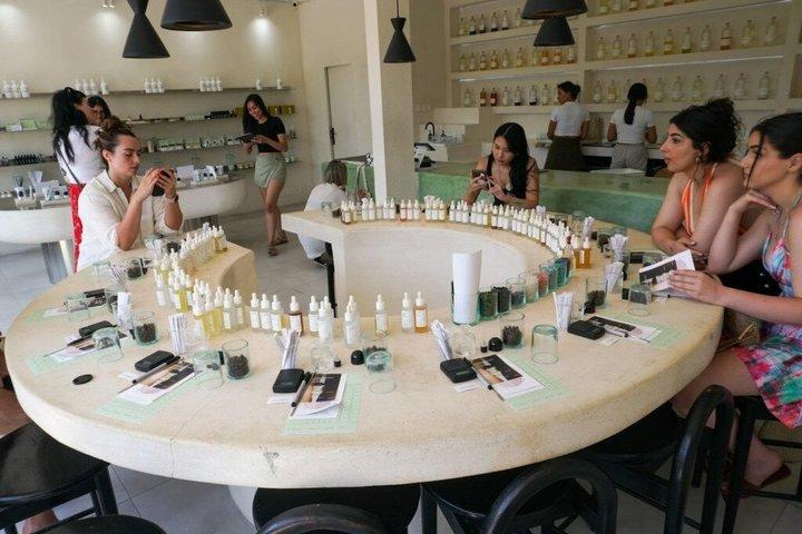 バリ島クタパフュームワークショップ Master class Experience in Bali