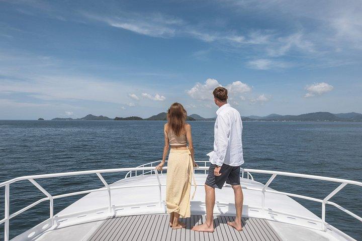 Phi Phi, Maya, Khai and Pileh Day Trip by Catamaran From Phuket