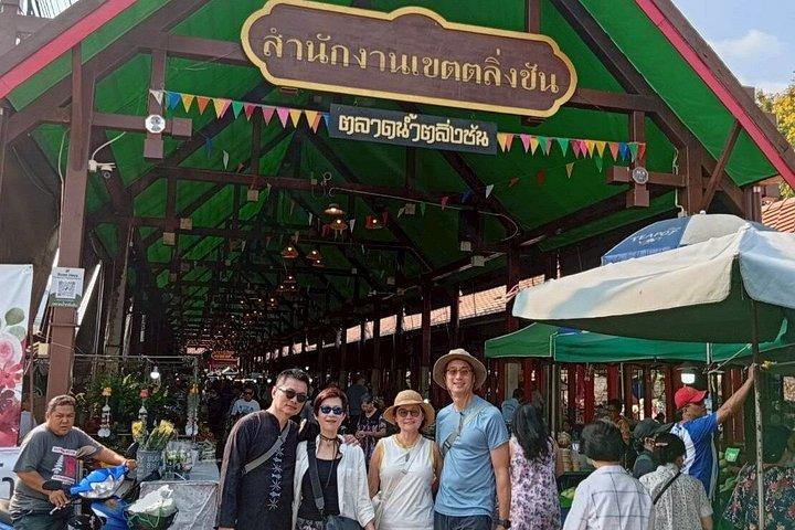 Khlong Latmayom e Taling Chan Mercado Local com 3 opções
