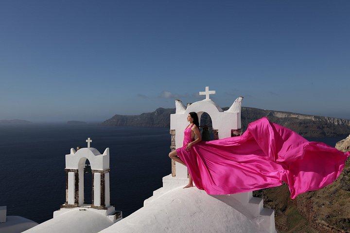 サントリーニのフライングドレスオイア＆カルデラドレスで写真撮影付き