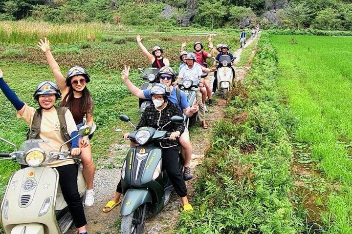 ニンビンバイク日帰りツアー隠れた宝石を探索