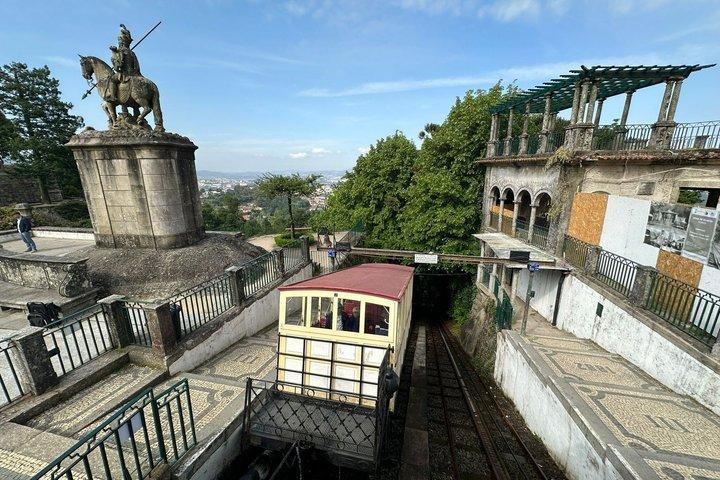 Braga Tour Sacred Sites and Old Town Highlights