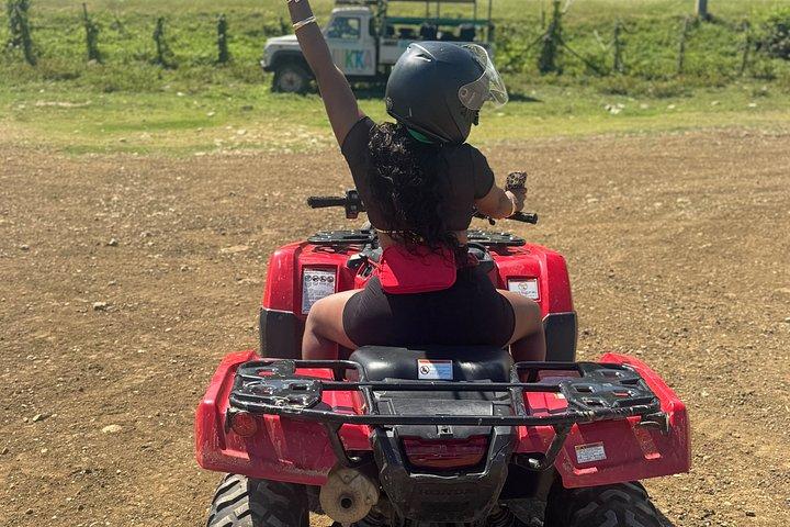 チュッカオールアクセスパスATV、ジップライン、乗馬、パーティーボート