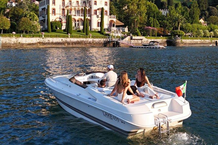 Private Bootstour auf dem Comer See bei Sonnenuntergang mit Aperitivo