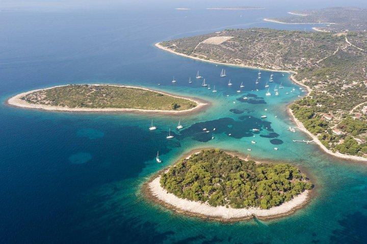 Excursion d'une demi-journée en bateau privé au départ de Split ou Trogir