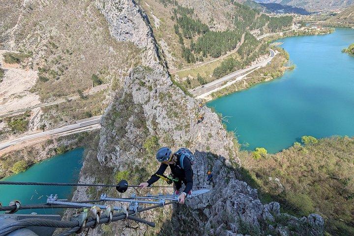 フェラタ・プレニスカ・ヴラタ・カヤックとモスタル近郊のクライミングアドベンチャー経由