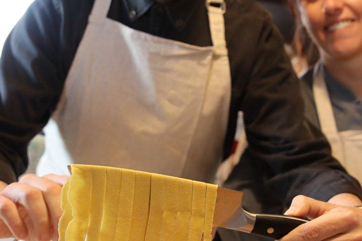 Clase de elaboración de pasta fresca: Crea y degusta en la Toscana y Umbría.