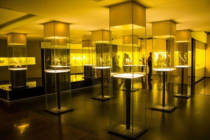 Centro histórico de Bogotá com o Museu do Ouro e o Museu Botero.