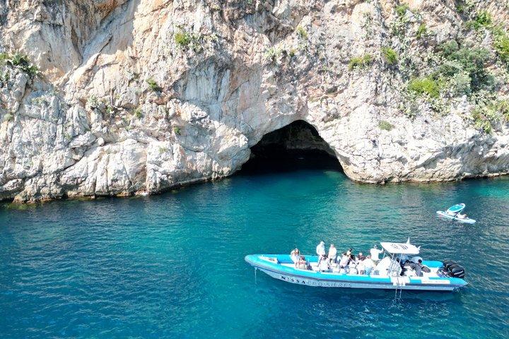 Da Nizza: tour segreto in barca della Riviera alla grotta Mala con snorkeling