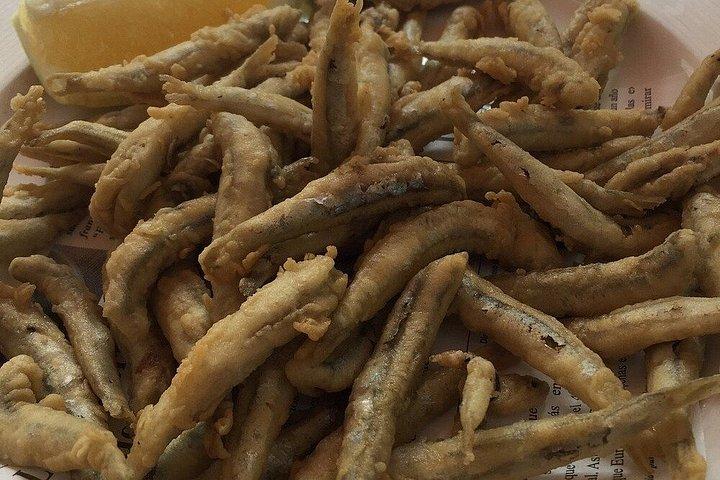 グラナダのタパスを巡るセルフガイドツアー