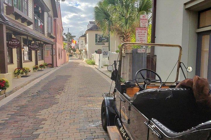 : プライベート歴史ツアーで過去にタイムスリップ
